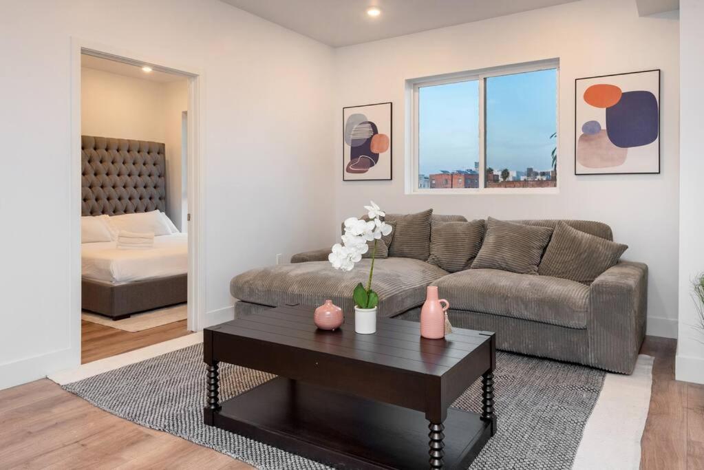 Holiday home Chic And Elegant 2-bedroom Haven W/ Roof Deck Los Angeles