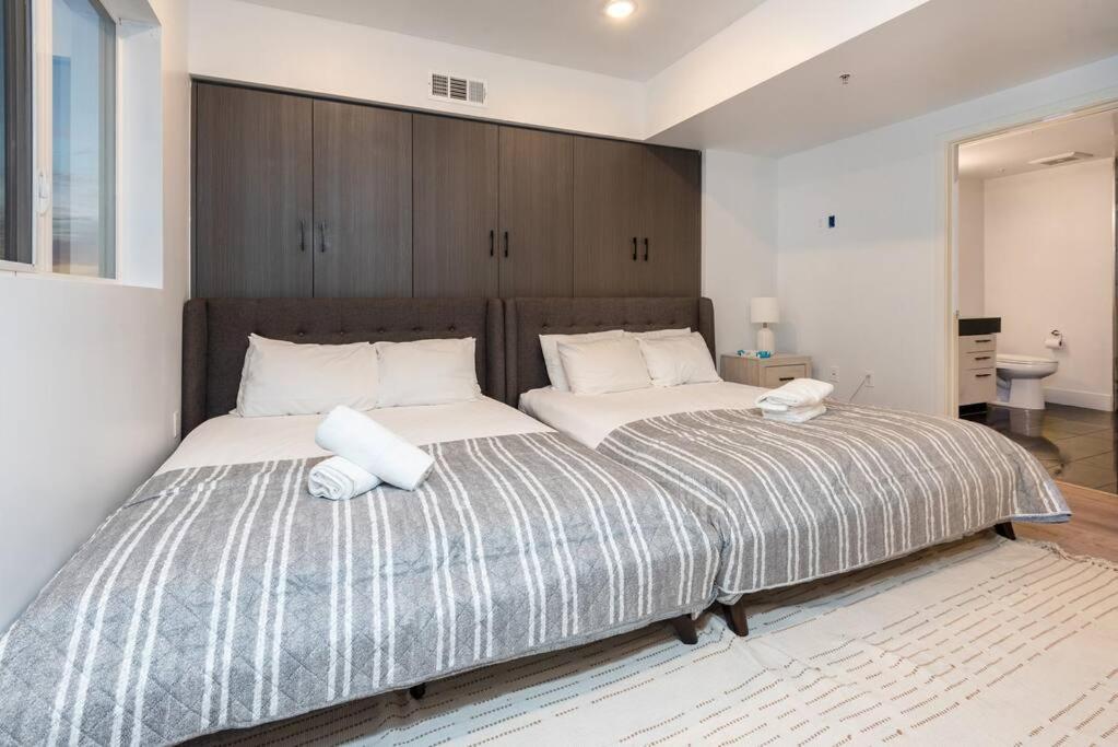 Chic And Elegant 2-bedroom Haven W/ Roof Deck Holiday home Los Angeles