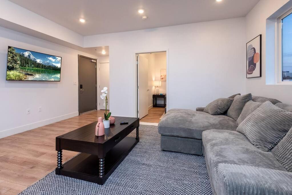 Chic And Elegant 2-bedroom Haven W/ Roof Deck Holiday home