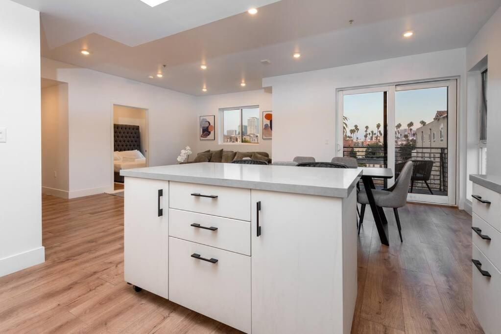 Chic And Elegant 2-bedroom Haven W/ Roof Deck *