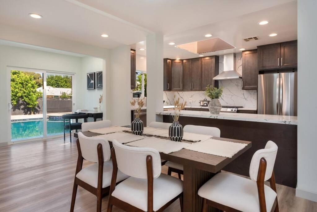 Apartment Luxurious 4-bedroom With Pool & Jacuzzi!