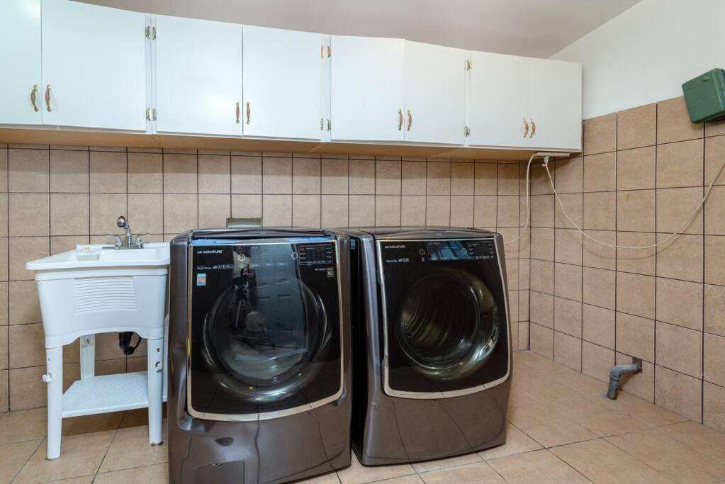 Apartment Luxurious 4-bedroom With Pool & Jacuzzi! Los Angeles