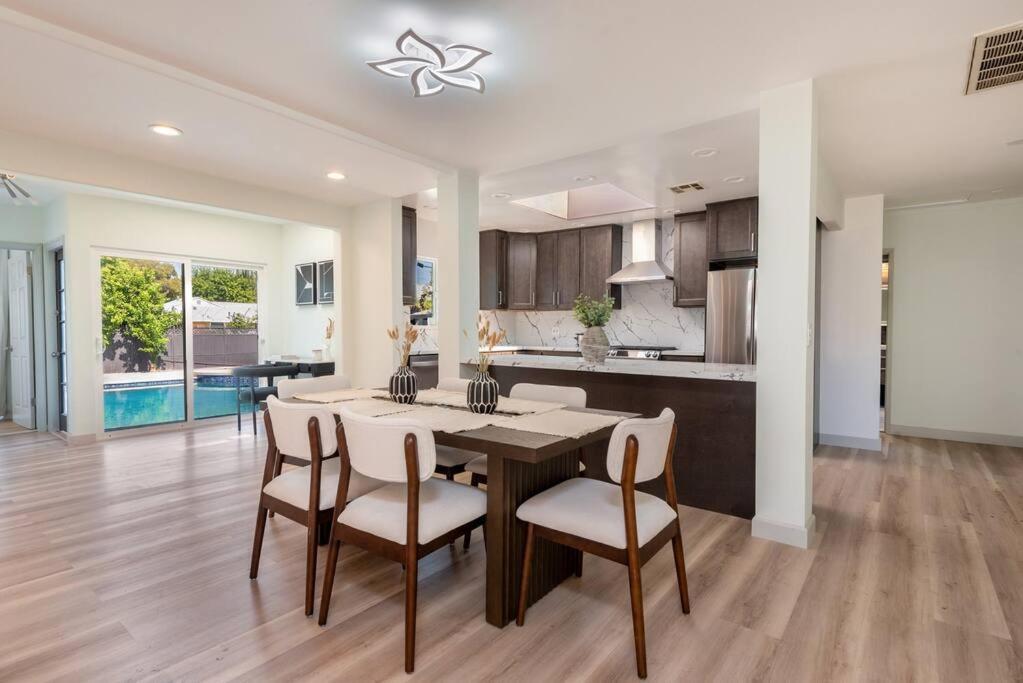 Luxurious 4-bedroom With Pool & Jacuzzi! Apartment *