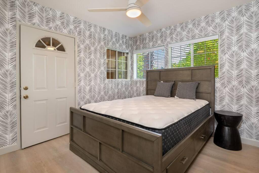 Luxurious 4-bedroom With Pool & Jacuzzi! Apartment Los Angeles