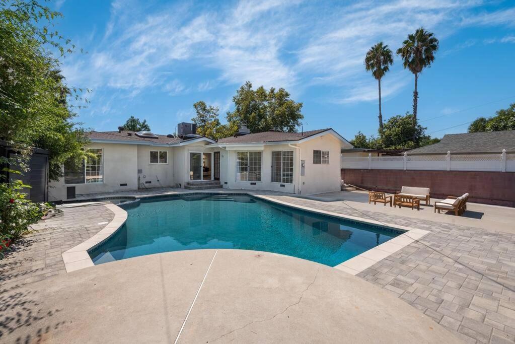 Luxurious 4-bedroom With Pool & Jacuzzi! * Los Angeles