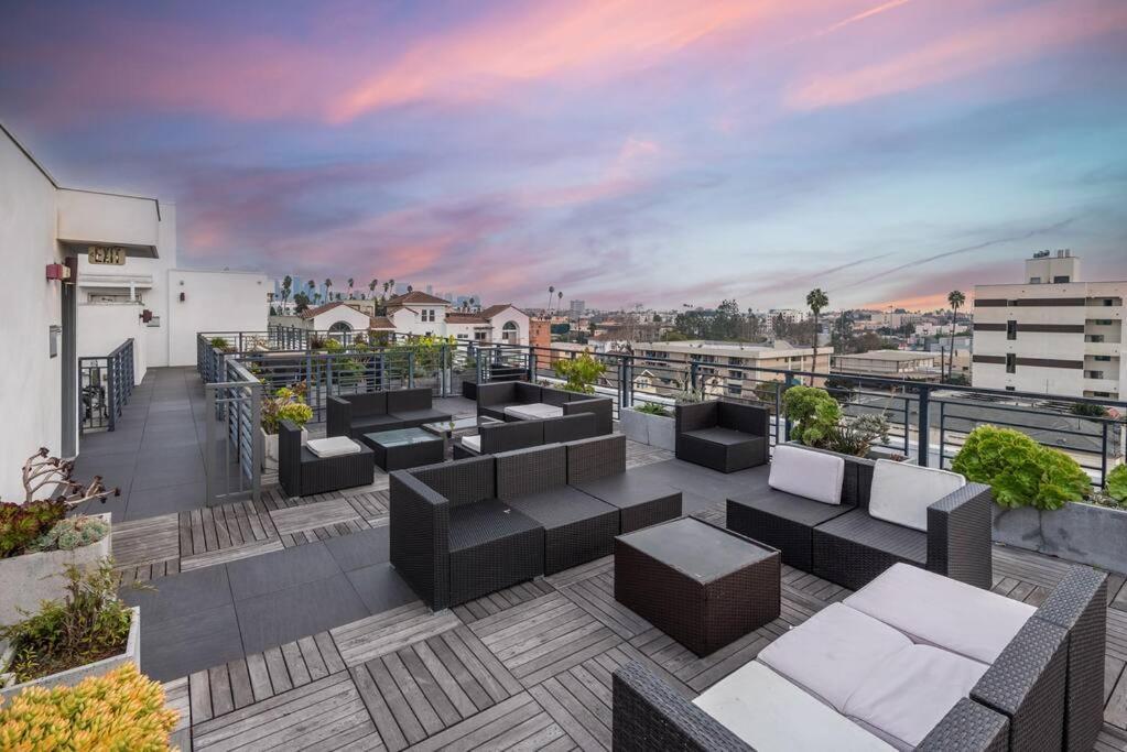 Chic Living: 2br Apt. W/ Private Roof Deck Apartment *