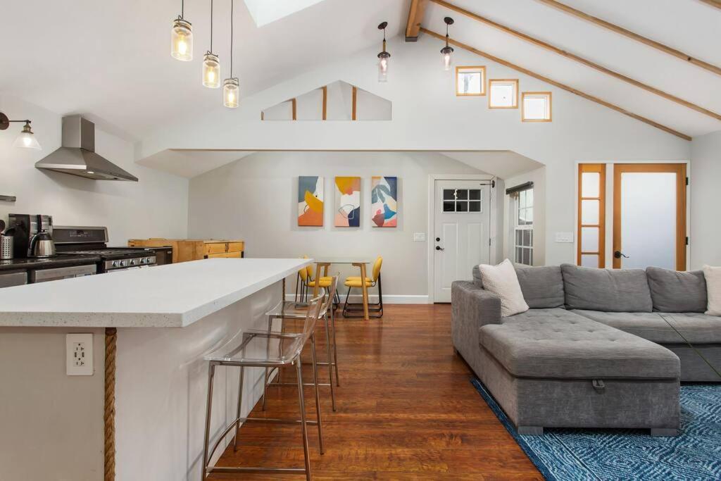 Downtown Culver House W/ Backyard, Ac & Garage Holiday home *