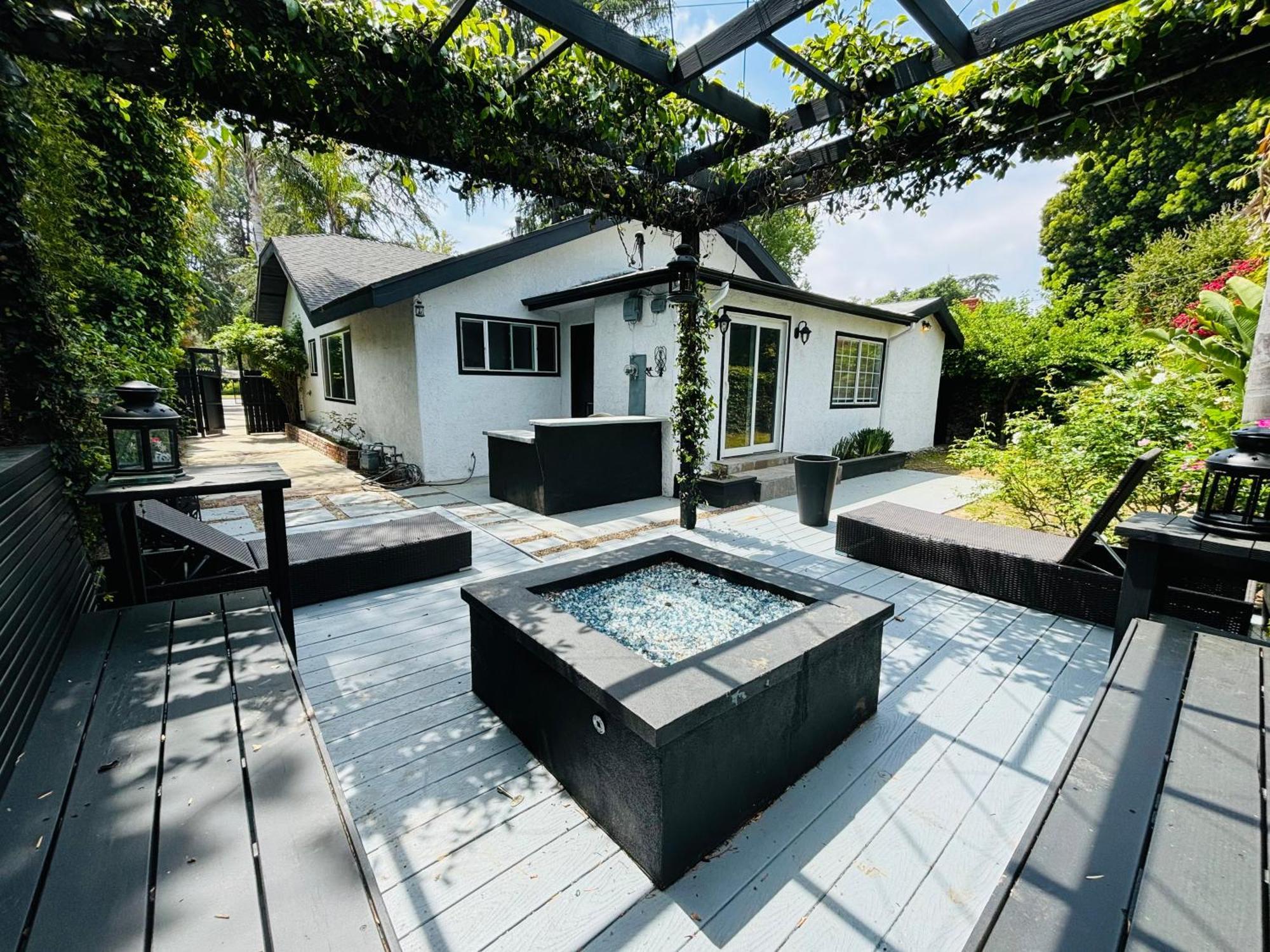 Charming Duplex In Sherman Oaks Holiday home *