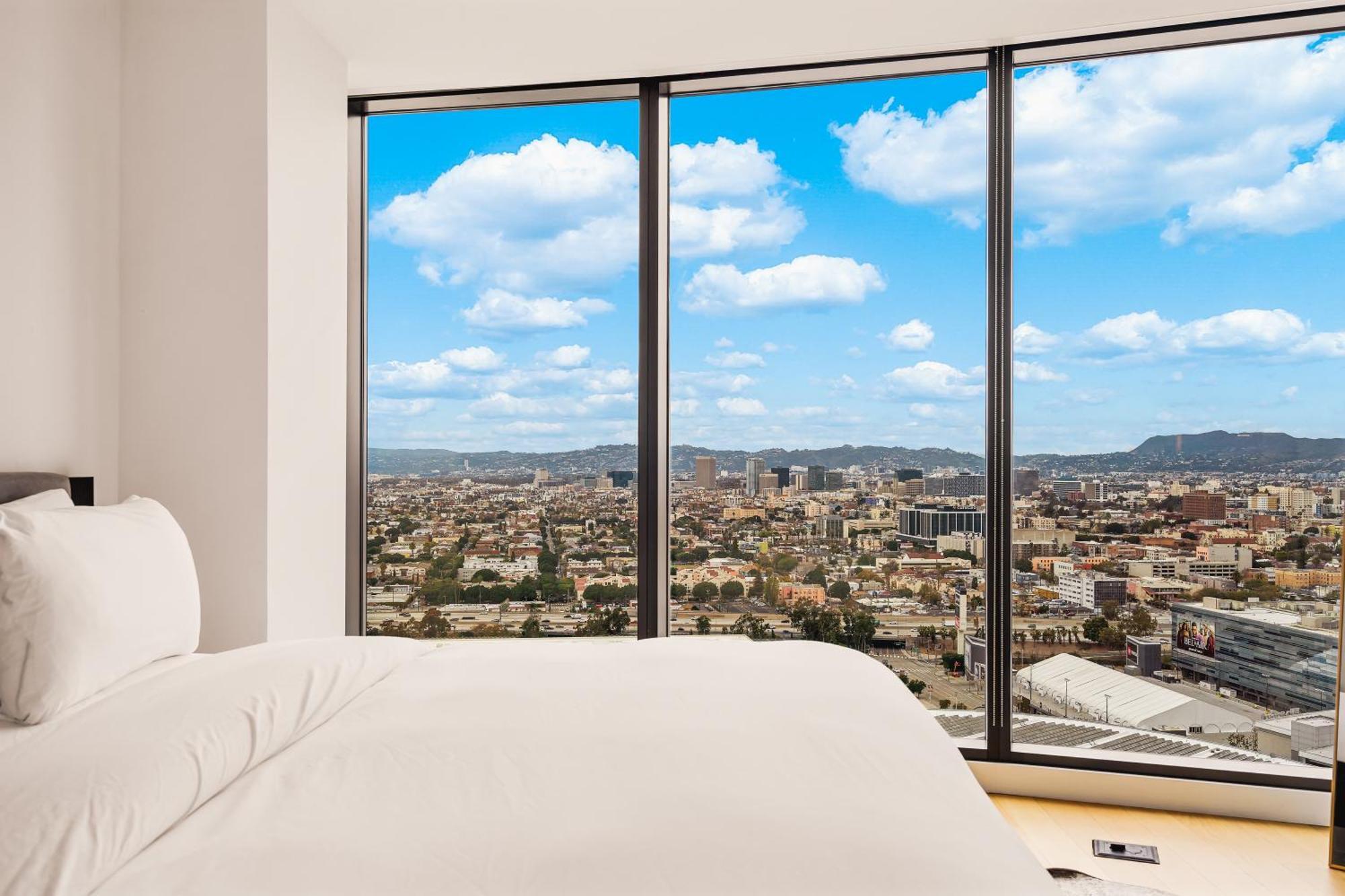 3 Bed 3 Bath Penthouse At Prime Location