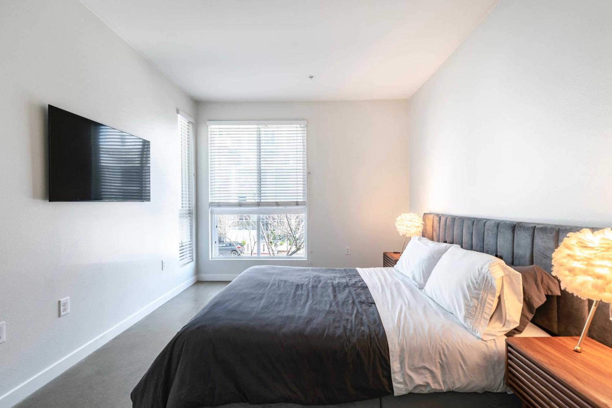 New 2br Luxury Hollywood *