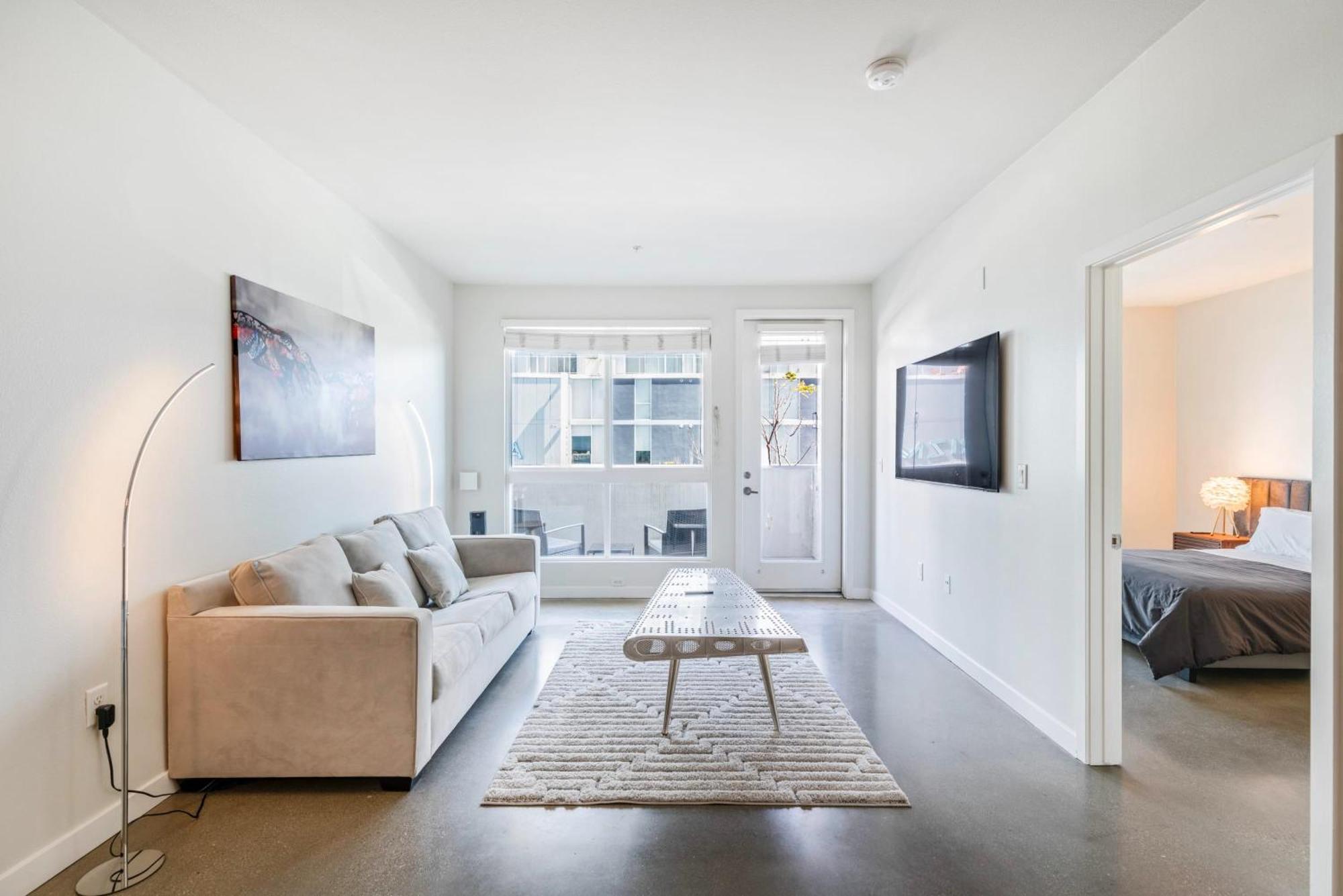 New 2br Luxury Hollywood Los Angeles