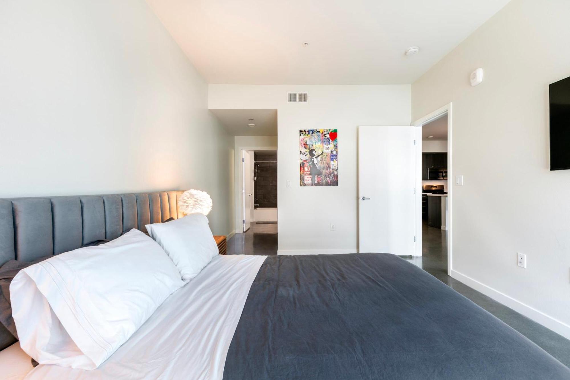 New 2br Luxury Hollywood Los Angeles