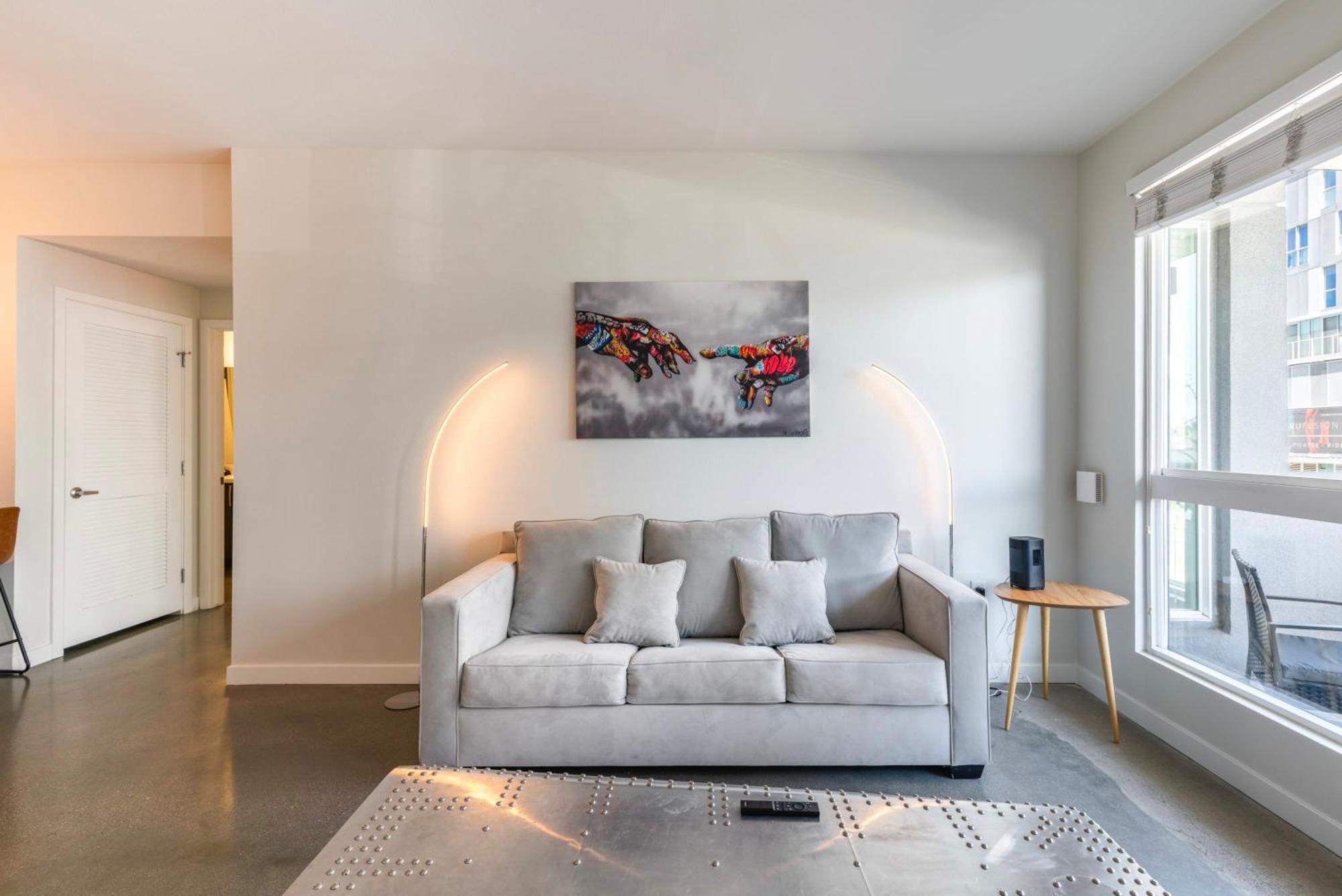 New 2br Luxury Hollywood Los Angeles