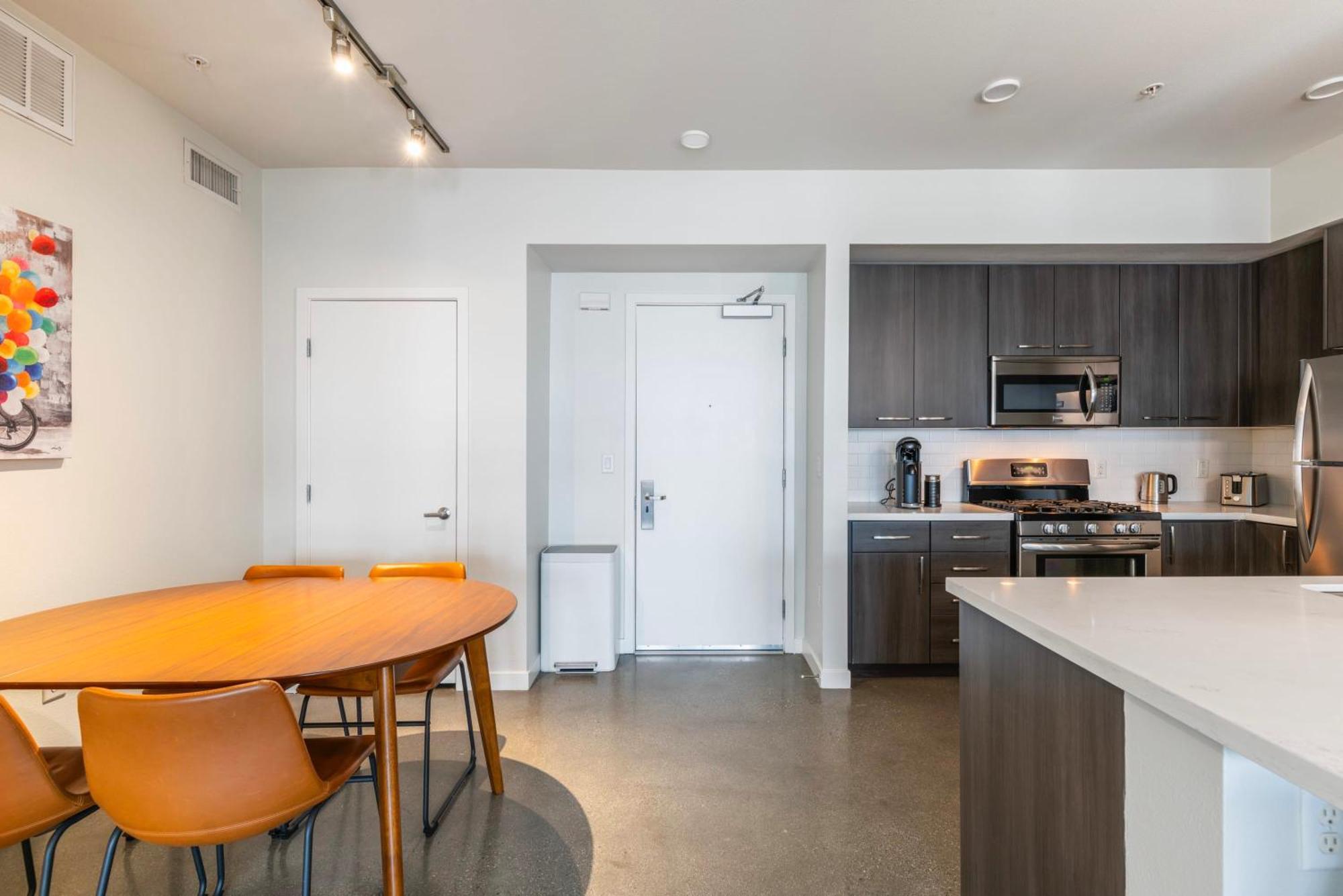 New 2br Luxury Hollywood Los Angeles