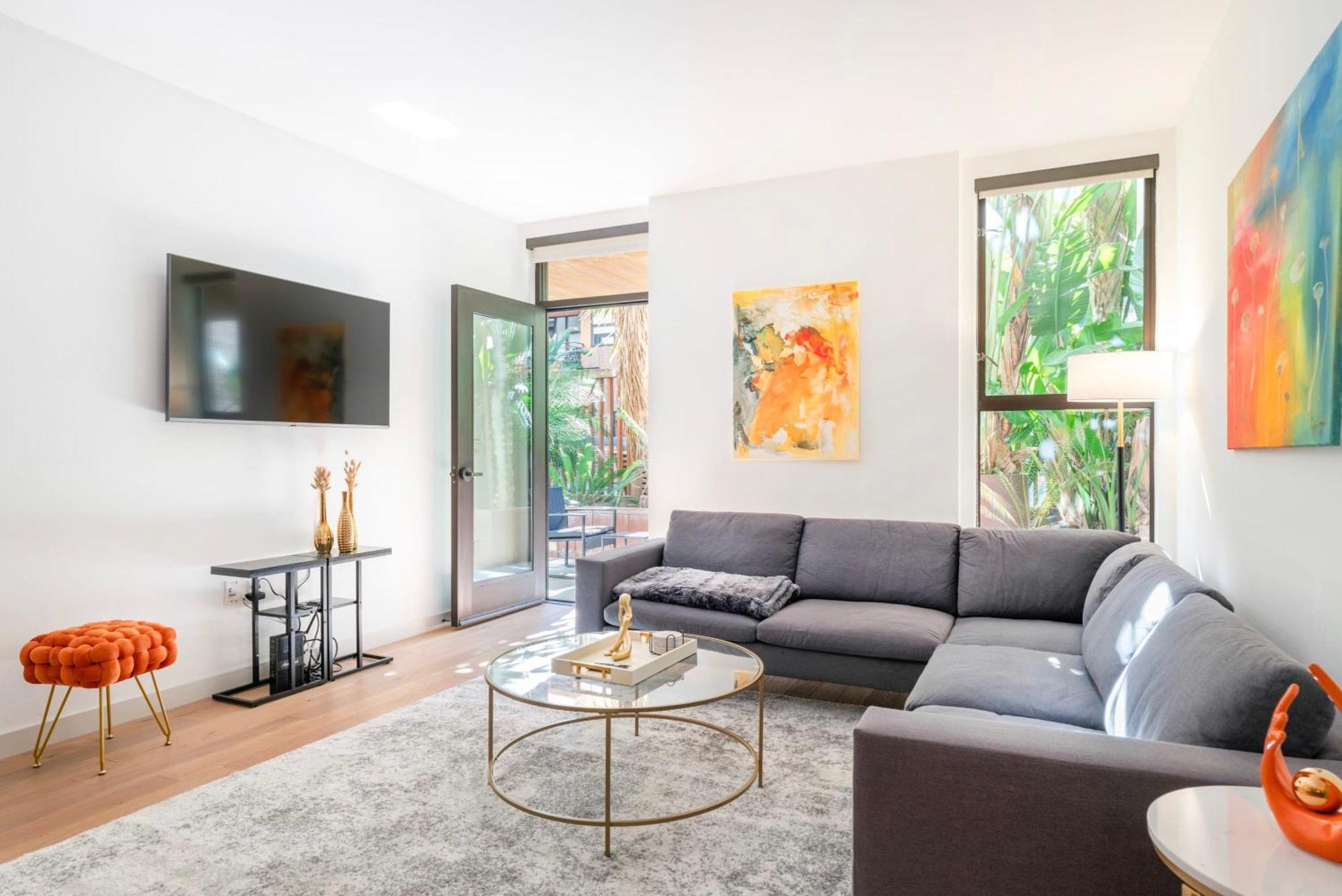 Hollywood 2 Bedroom Luxury Los Angeles