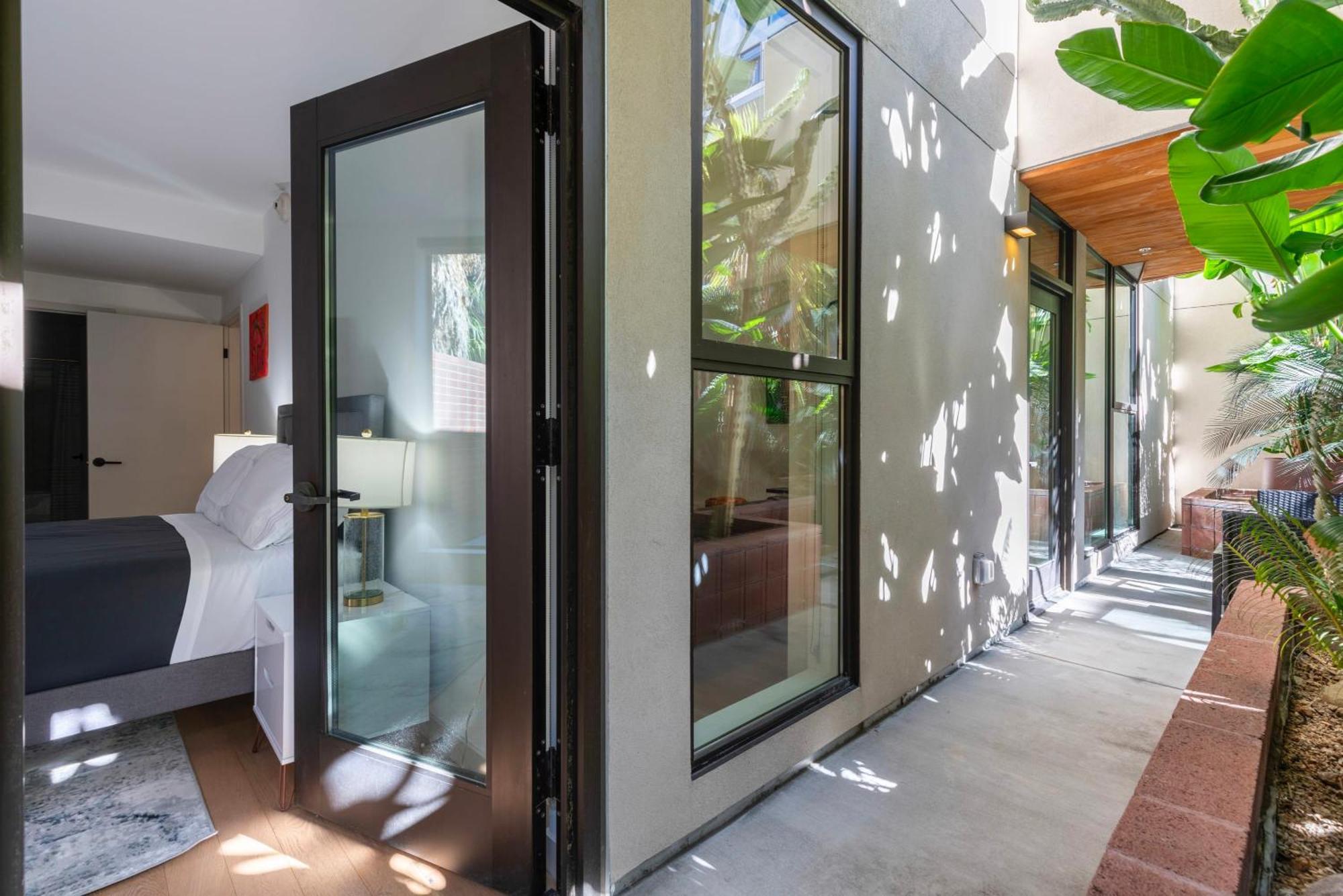 Apartment Hollywood 2 Bedroom Luxury Los Angeles