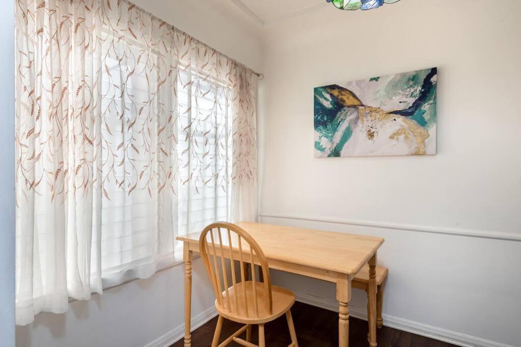 Casa de férias Serenity In The City: 2br W/ Hot Tub