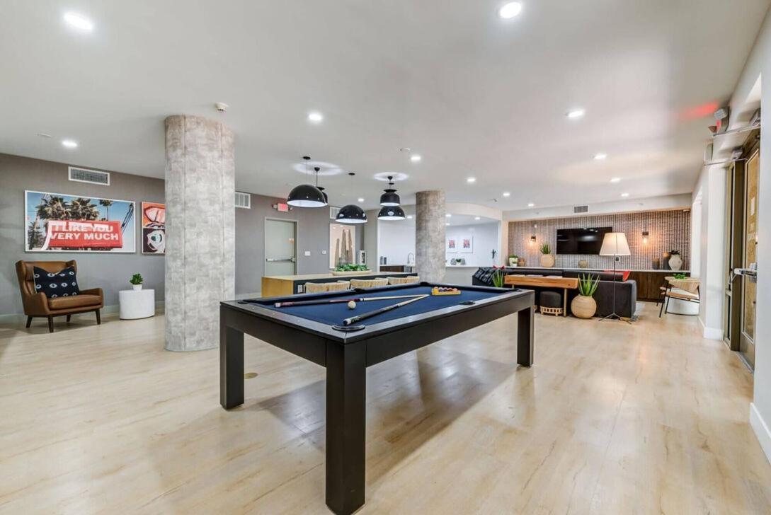 Woodland Hills Luxury 2 Bed Ca Apartment Los Angeles