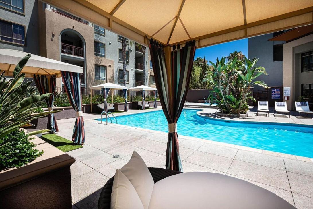Woodland Hills Luxury 2 Bed Ca Apartment *