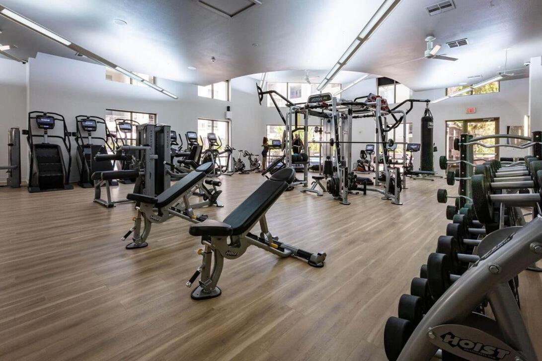 Woodland Hills Luxury 2 Bed Ca Apartment *