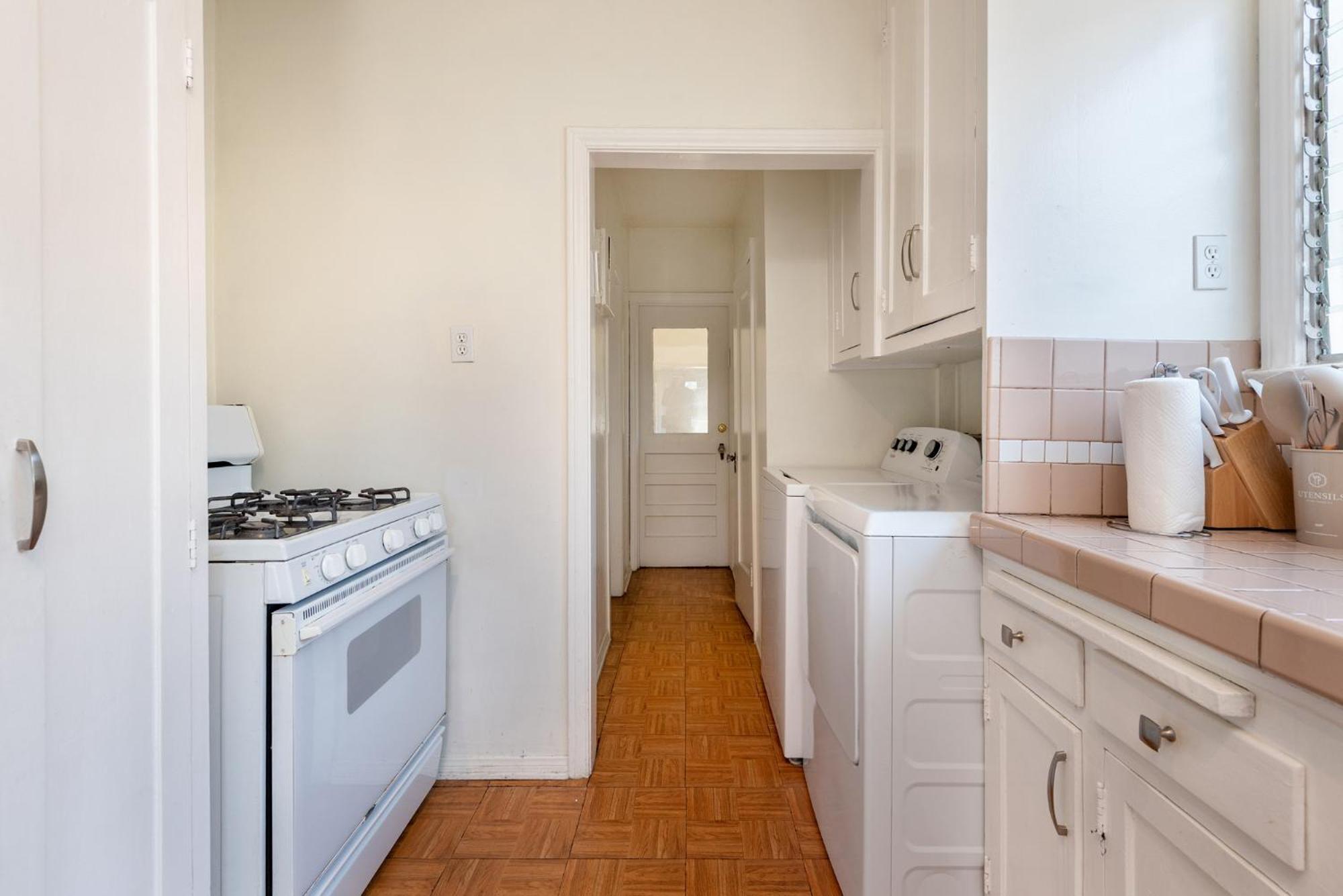 Spacious Family-friendly W/ Hot Tub Los Angeles