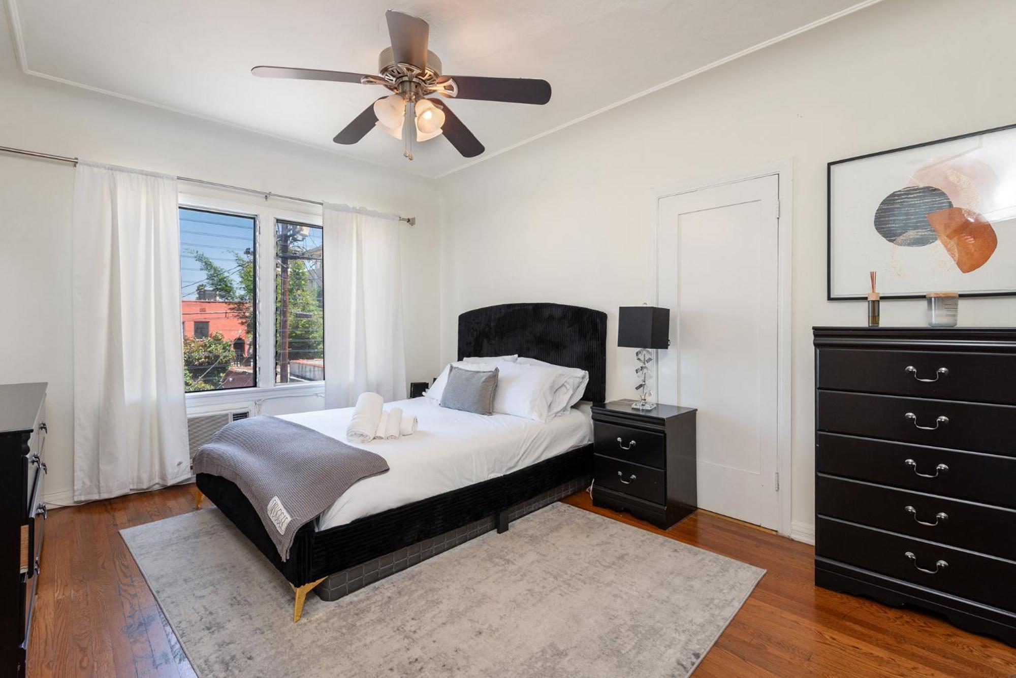 Spacious Family-friendly W/ Hot Tub * Los Angeles