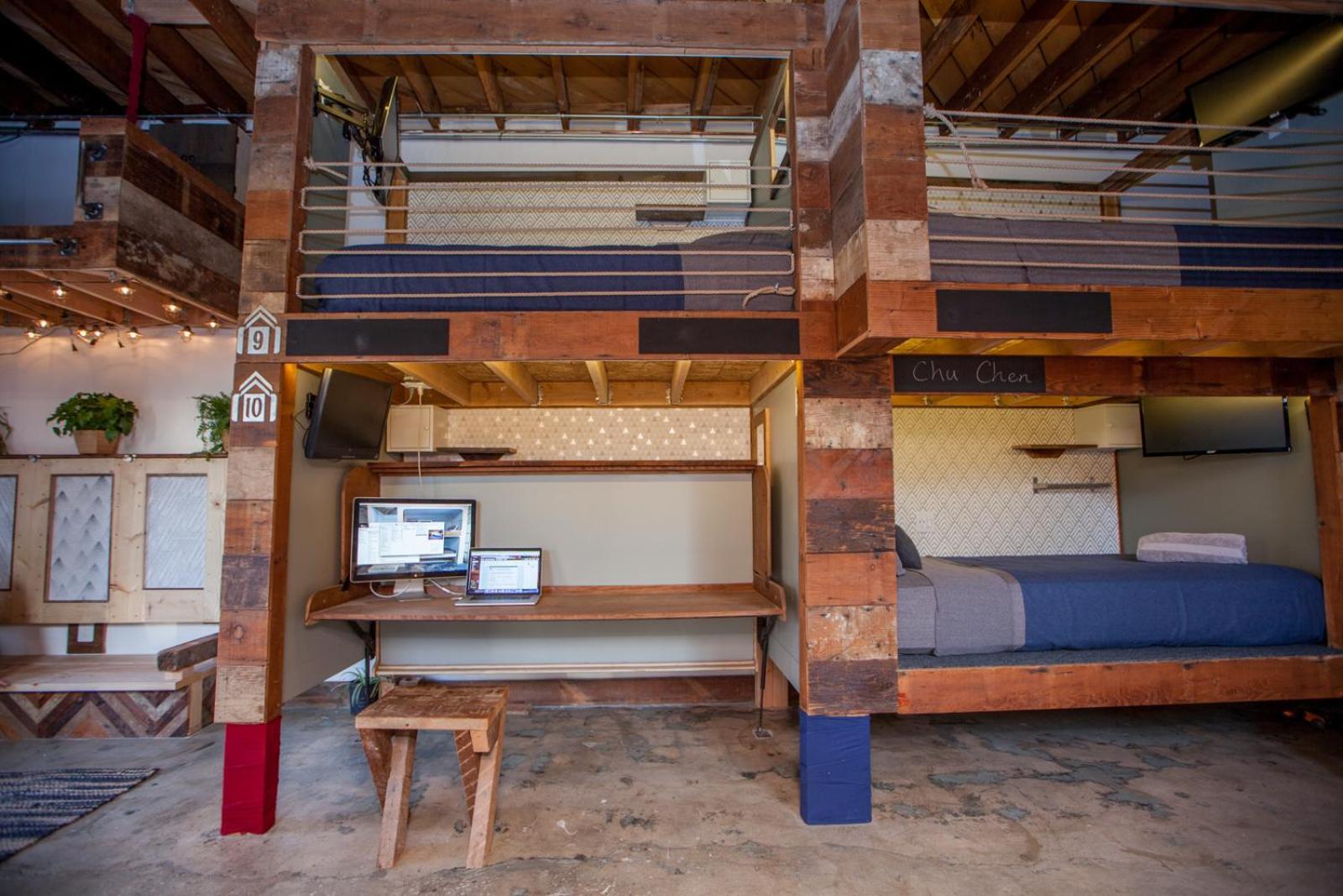 Hostel Podshare East Hollywood *