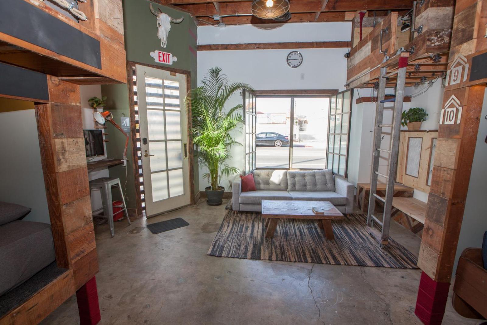 Podshare East Hollywood Los Angeles