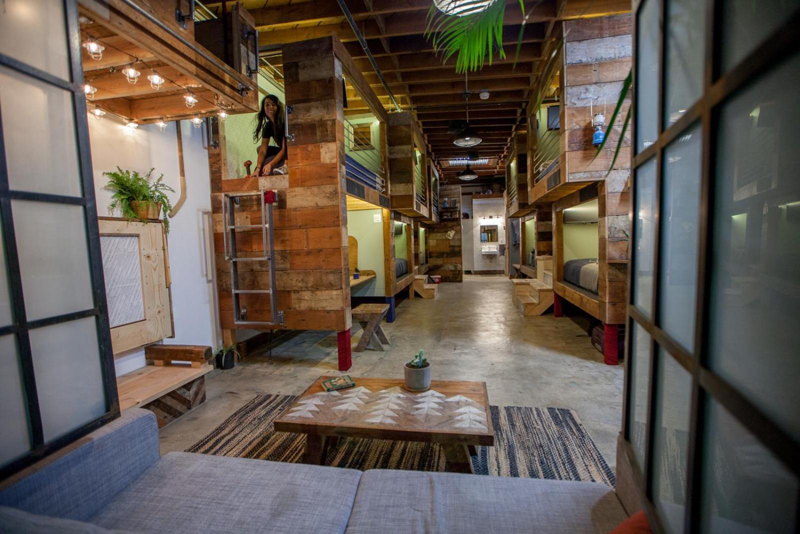 Podshare East Hollywood