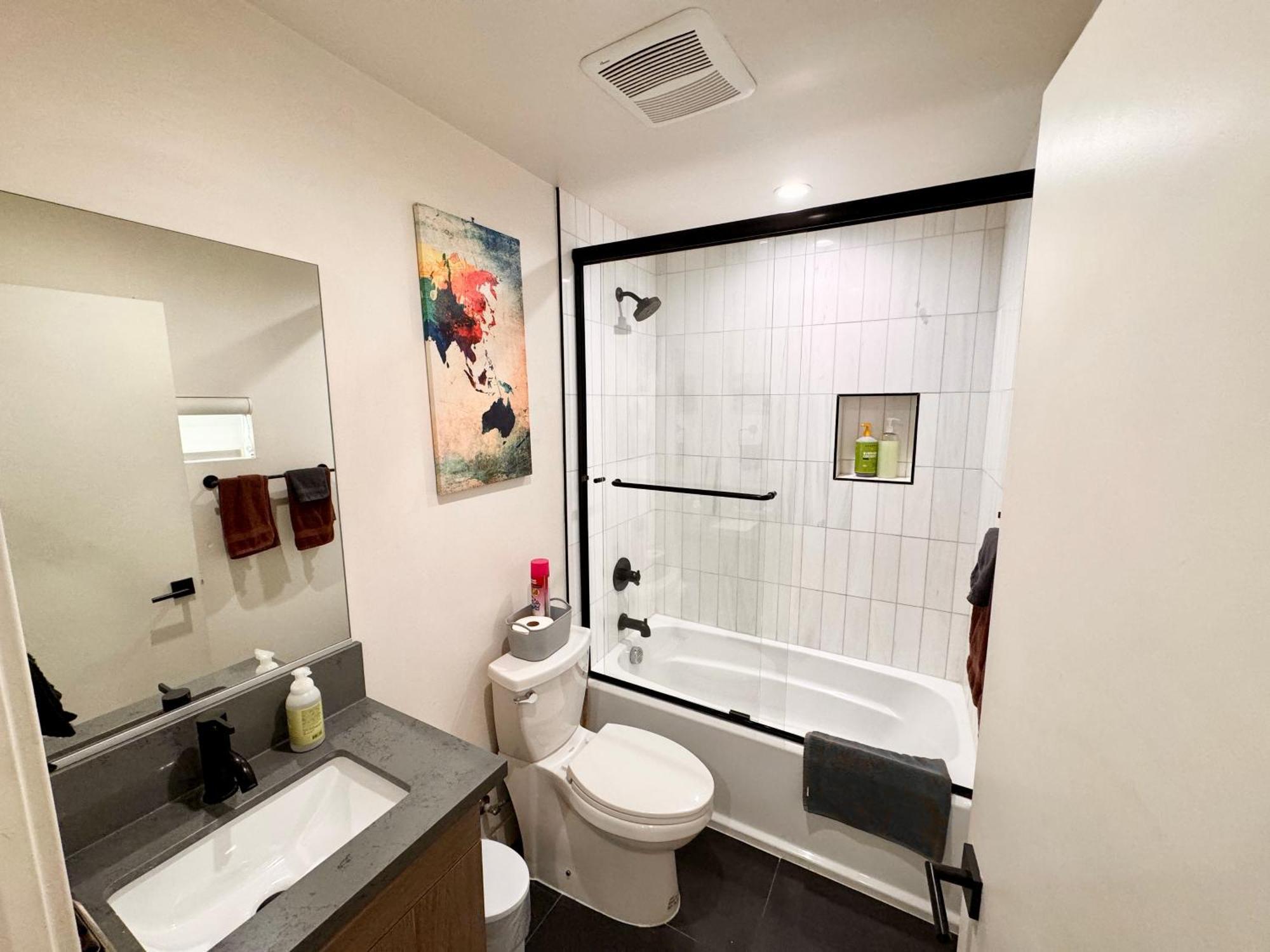 Cozy Chamber 3 Bedroom Hollywood Townhouse
