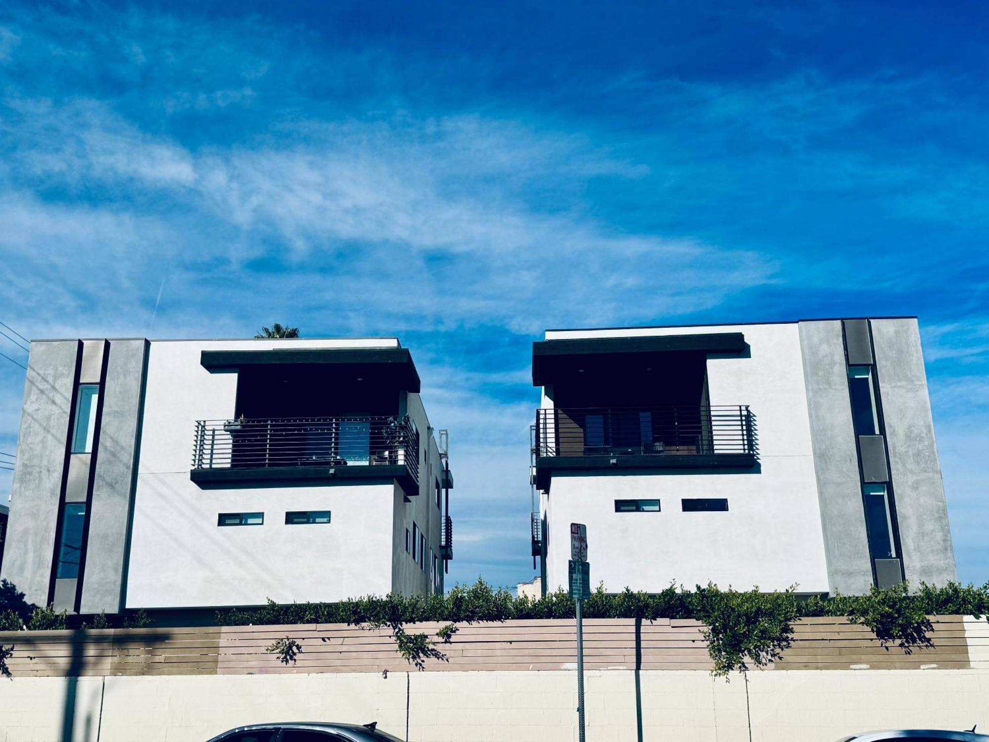 Cozy Chamber 3 Bedroom Hollywood Townhouse