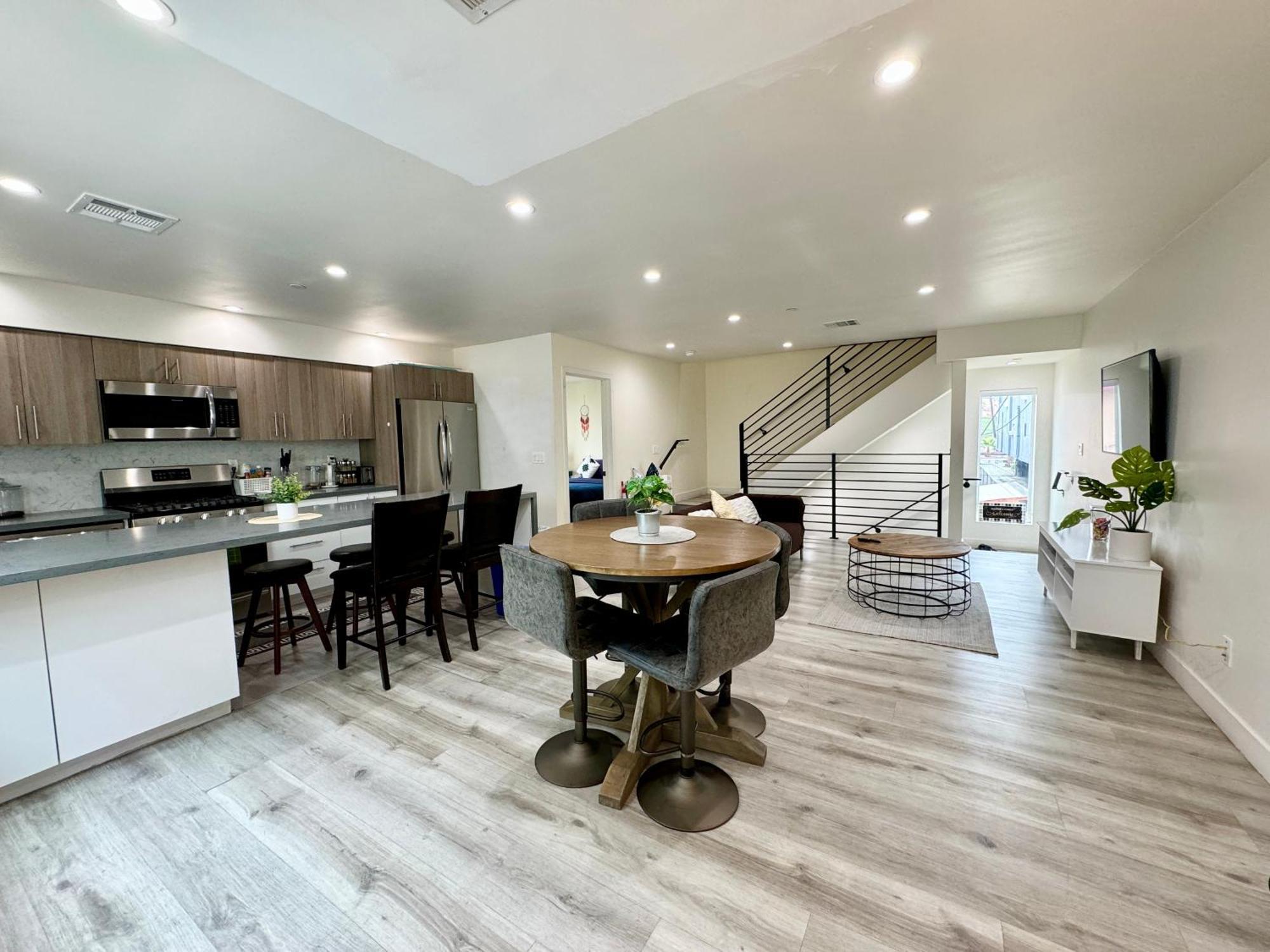 Casa de férias Cozy Chamber 3 Bedroom Hollywood Townhouse