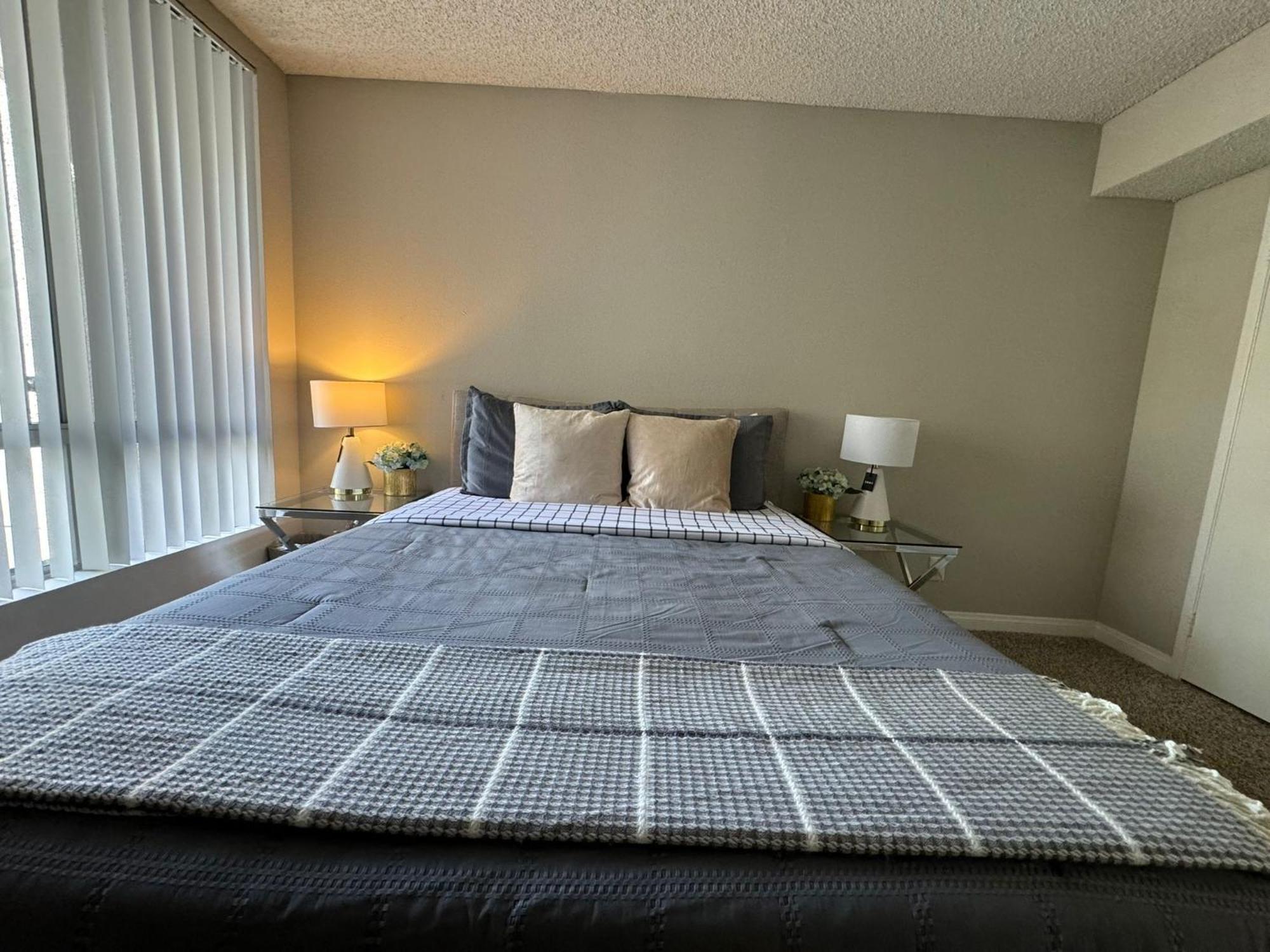 Apartment Incredible Two Bedroom Hollywood Free Parking *