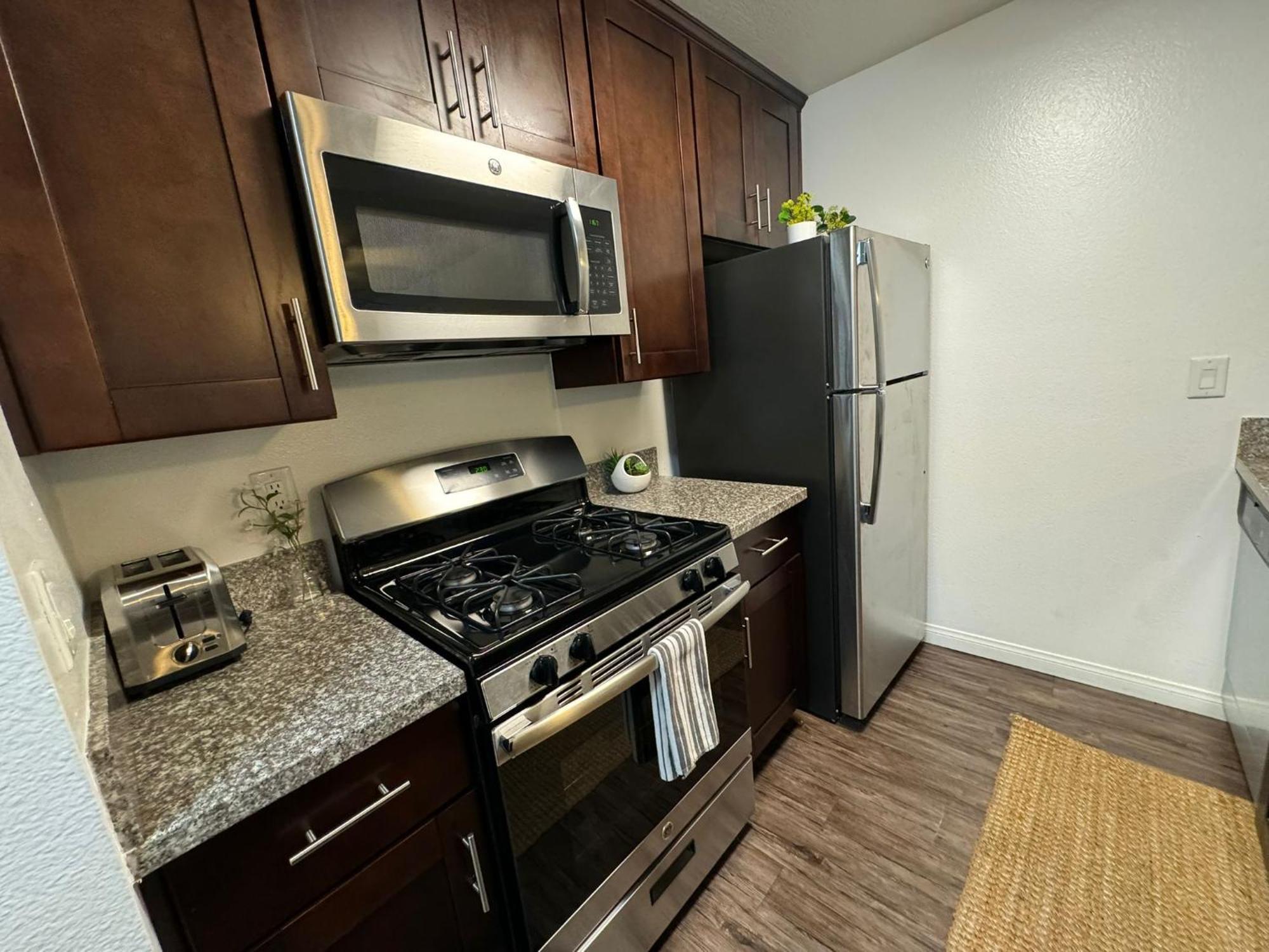 Apartment Incredible Two Bedroom Hollywood Free Parking Los Angeles