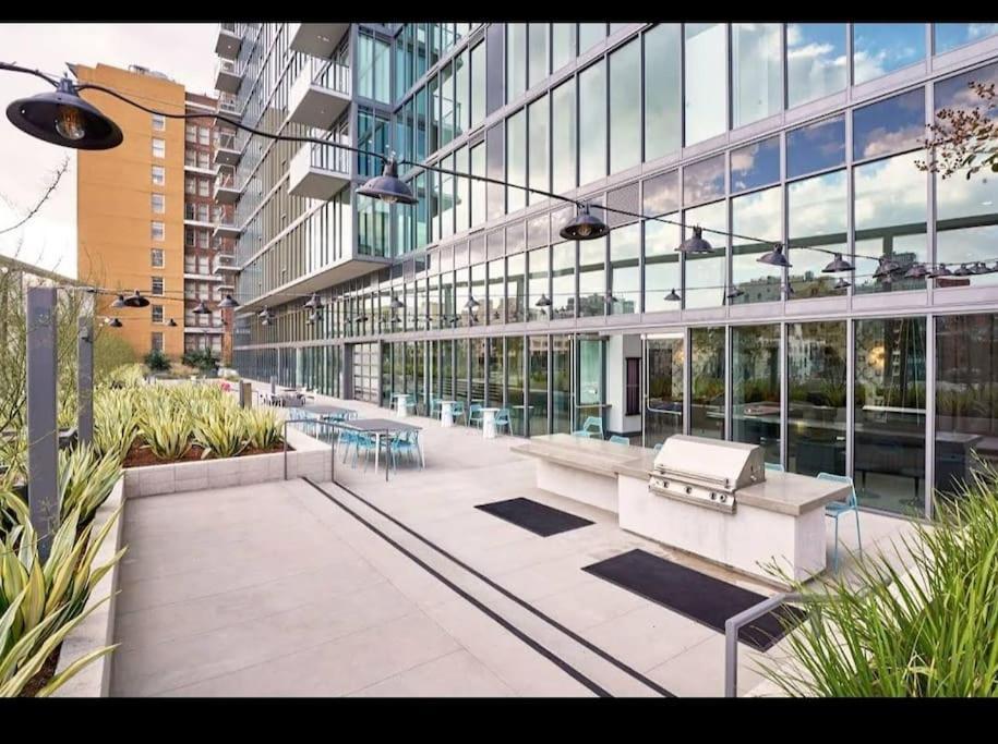 Sleeps 9 Three Bedroom Heart Of Downtown Angeles Los Angeles