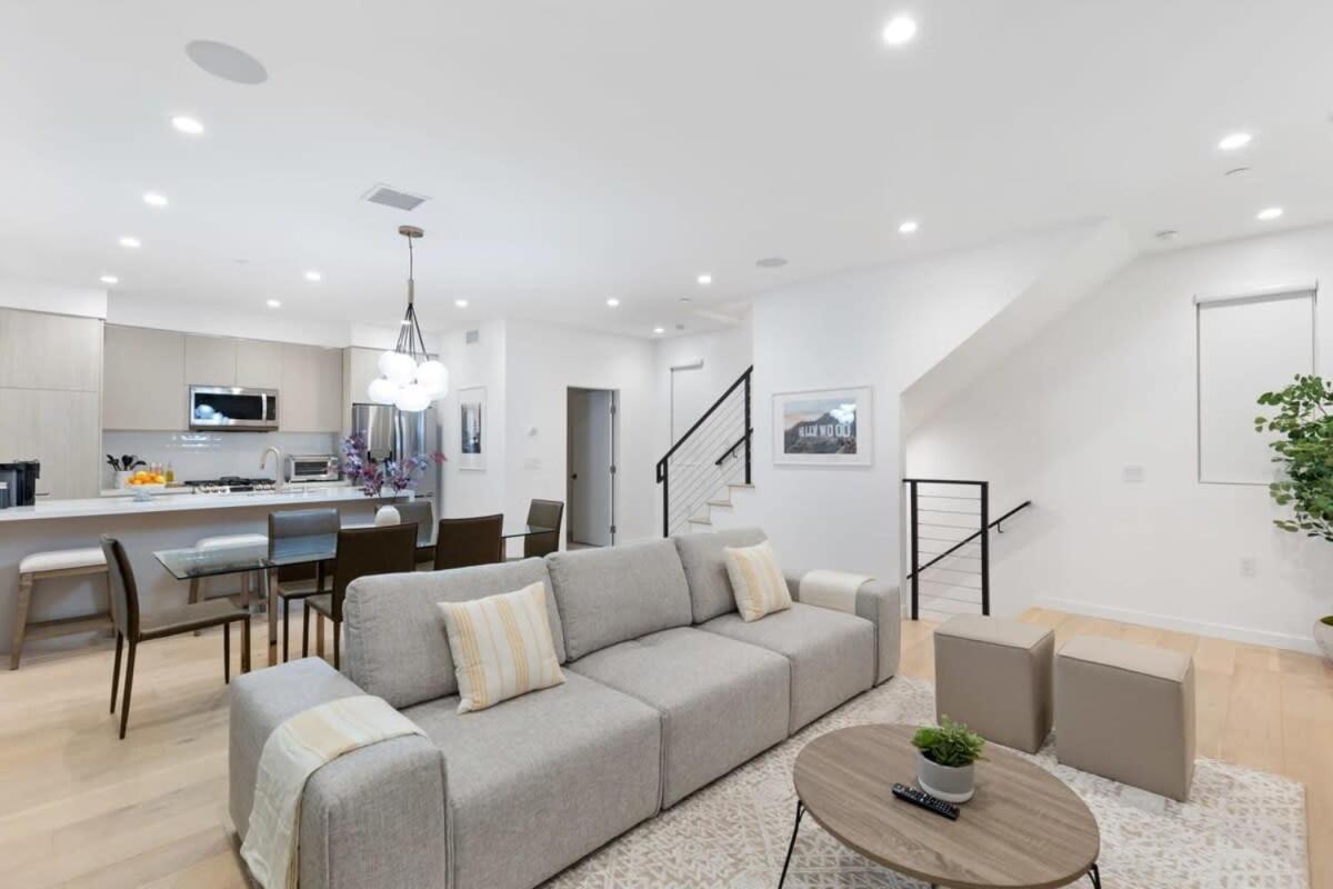 Hollywoodland #2 - The Perfect Townhouse