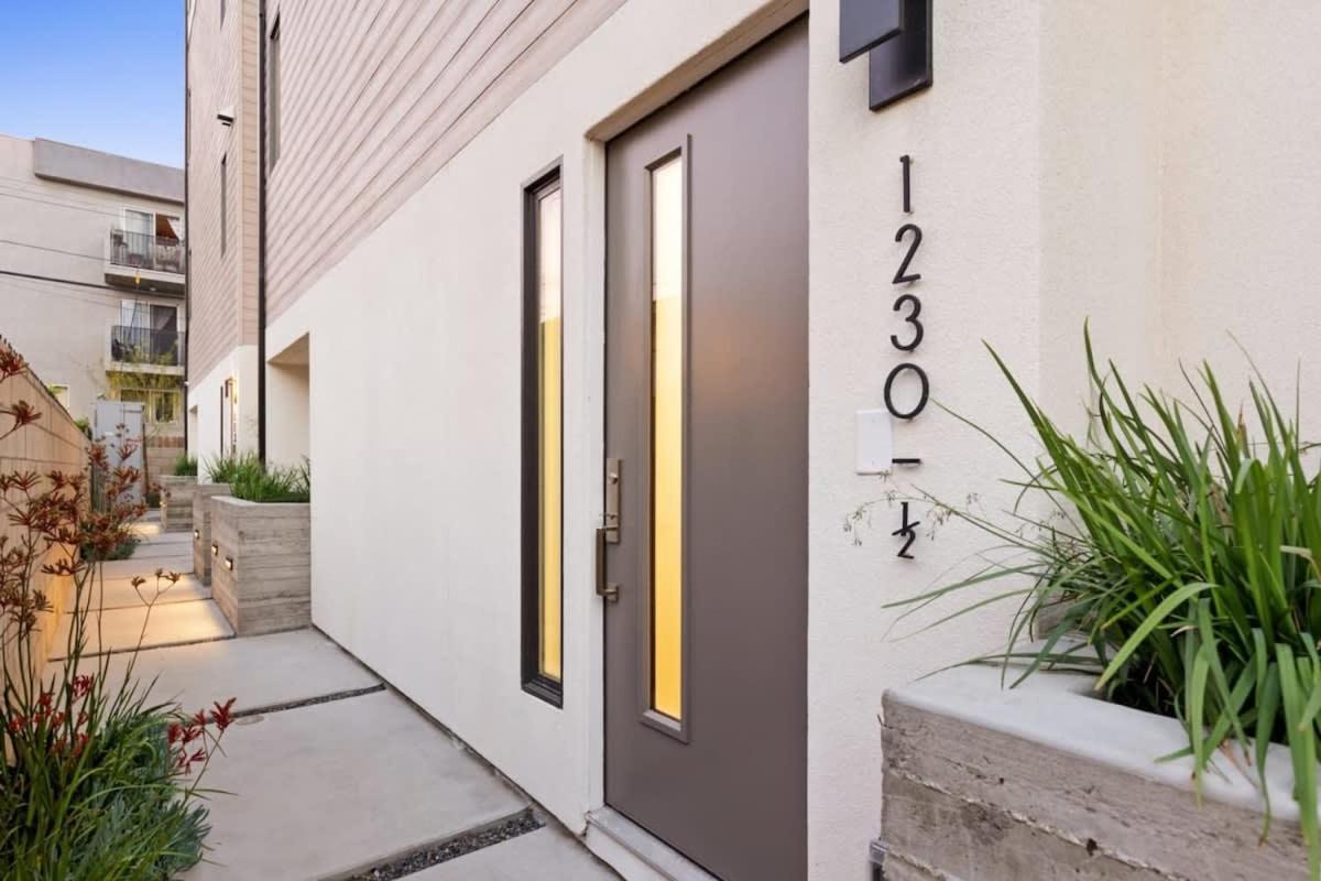 Hollywoodland #2 - The Perfect Townhouse