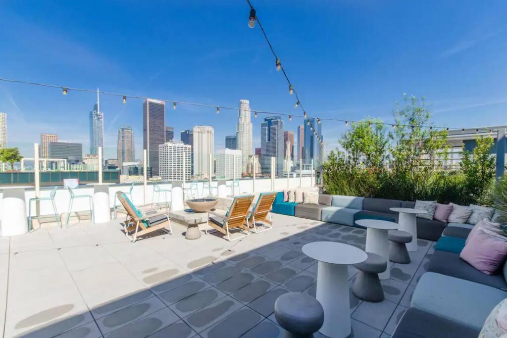 Stylish 3bed Highrise With Pool, Spa, Rooftop Deck Los Angeles