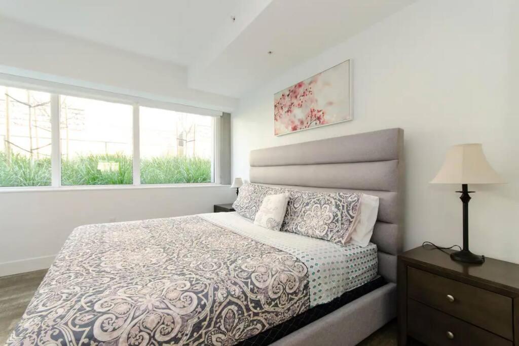 Apartamento Stylish 3bed Highrise With Pool, Spa, Rooftop Deck