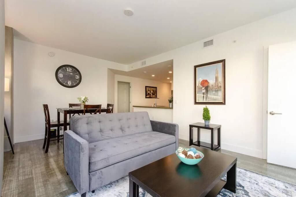 Apartment Stylish 3bed Highrise With Pool, Spa, Rooftop Deck