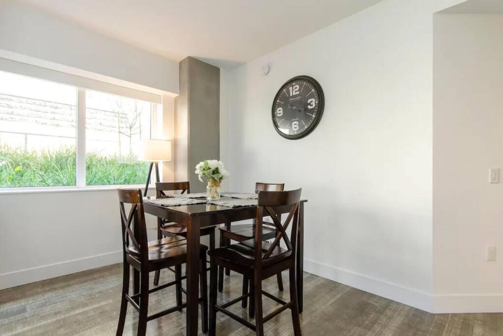 Apartamento Stylish 3bed Highrise With Pool, Spa, Rooftop Deck *