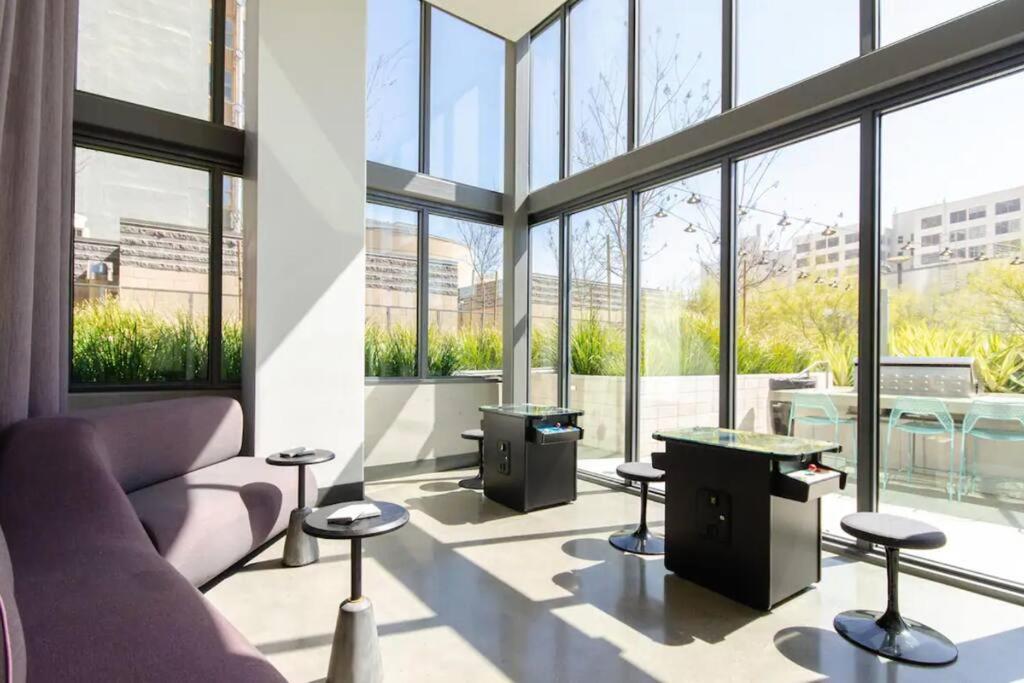 Apartamento Stylish 3bed Highrise With Pool, Spa, Rooftop Deck