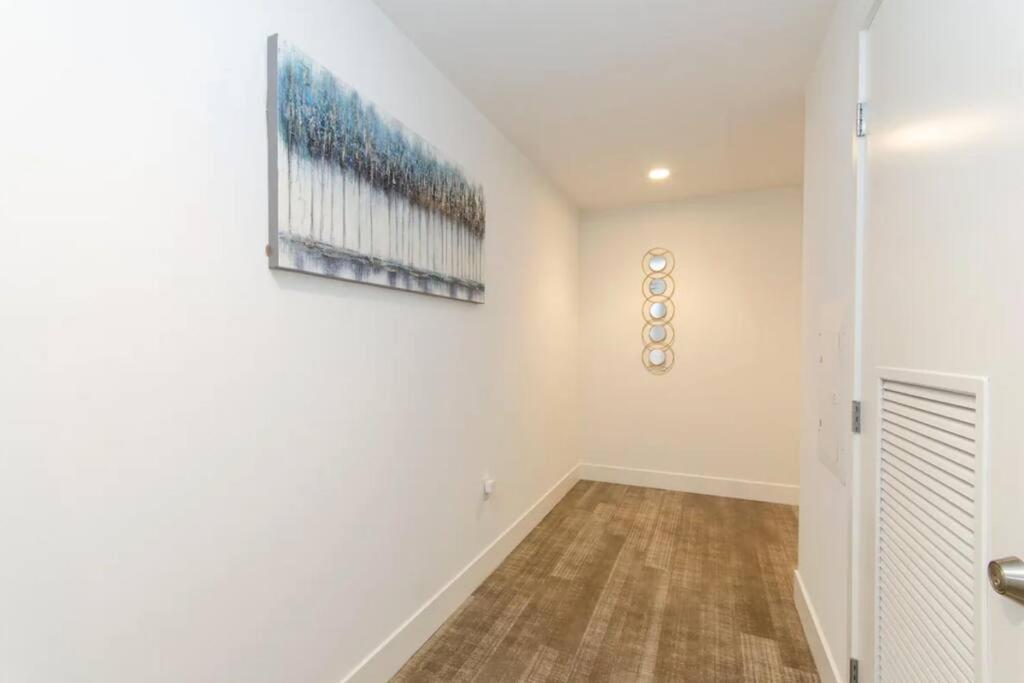Stylish 3bed Highrise With Pool, Spa, Rooftop Deck Los Angeles