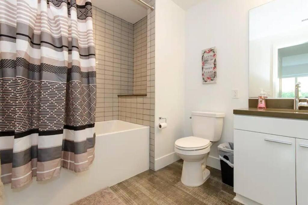 Apartamento Stylish 3bed Highrise With Pool, Spa, Rooftop Deck *