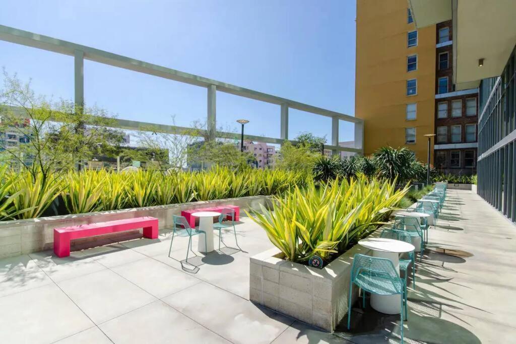 Apartment Stylish 3bed Highrise With Pool, Spa, Rooftop Deck Los Angeles
