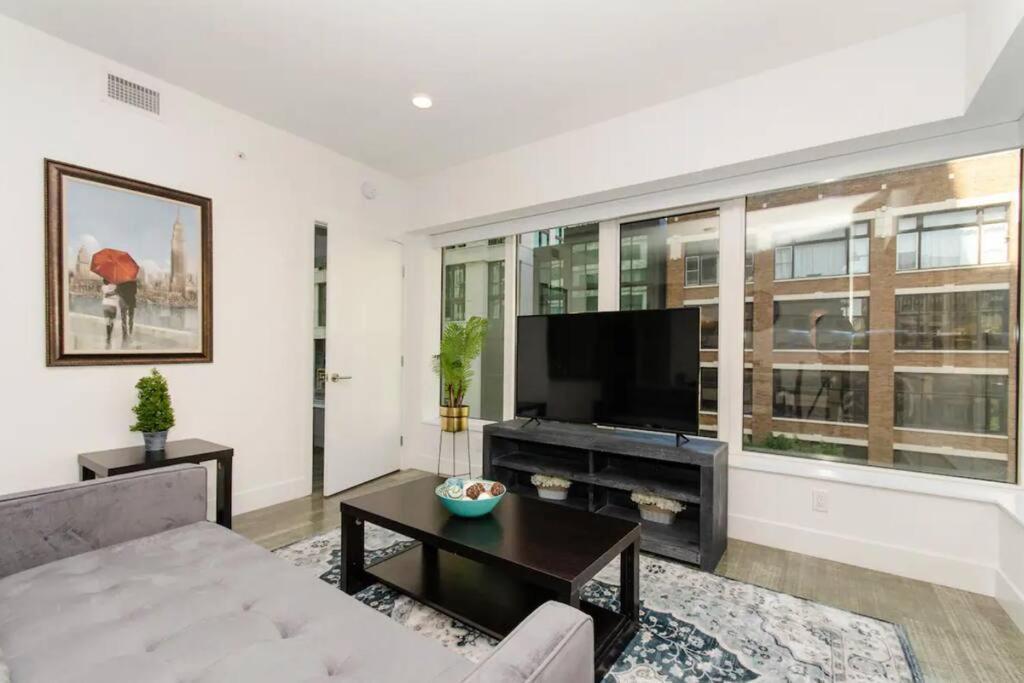 Apartamento Stylish 3bed Highrise With Pool, Spa, Rooftop Deck