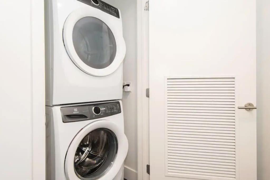 Apartamento Sleeps 9 Three Bedroom Heart Of Downtown Angeles