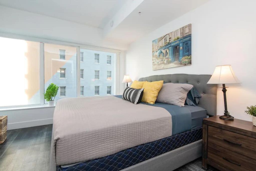 Apartamento Sleeps 9 Three Bedroom Heart Of Downtown Angeles *