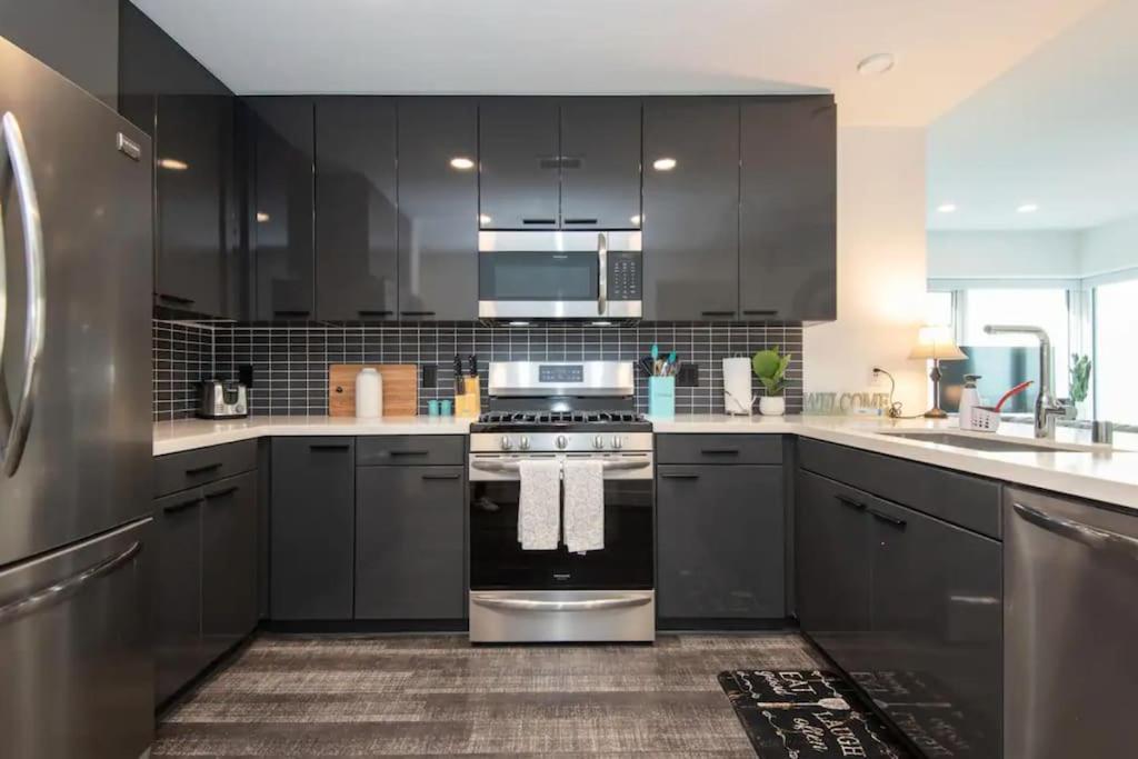 Apartamento Sleeps 9 Three Bedroom Heart Of Downtown Angeles