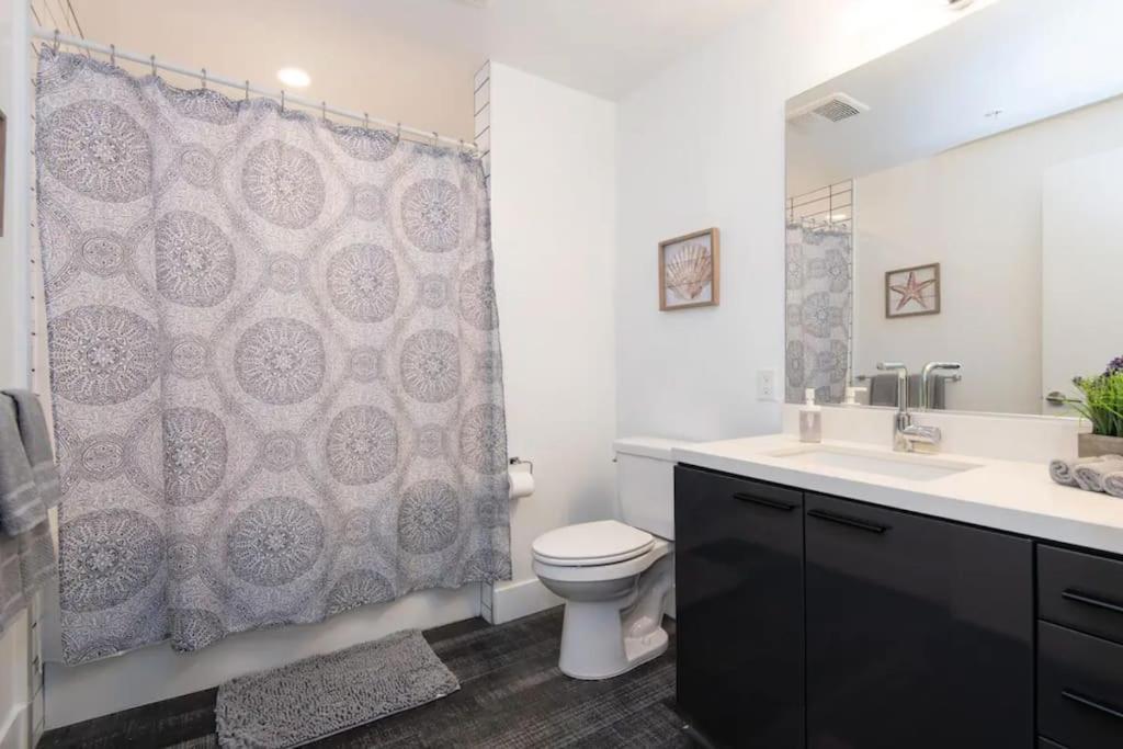 Apartamento Sleeps 9 Three Bedroom Heart Of Downtown Angeles *